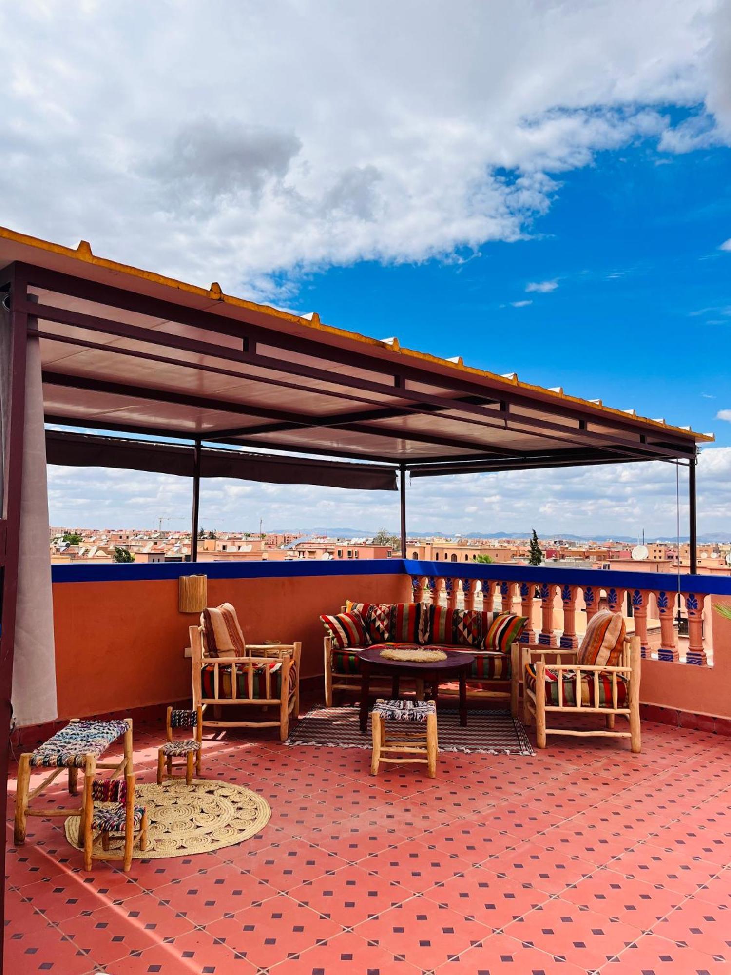 Apartment With Ac, Patio And Rooftop Appartement Climatise Avec Patio Et Toit Terrasse Marrakesh Luaran gambar