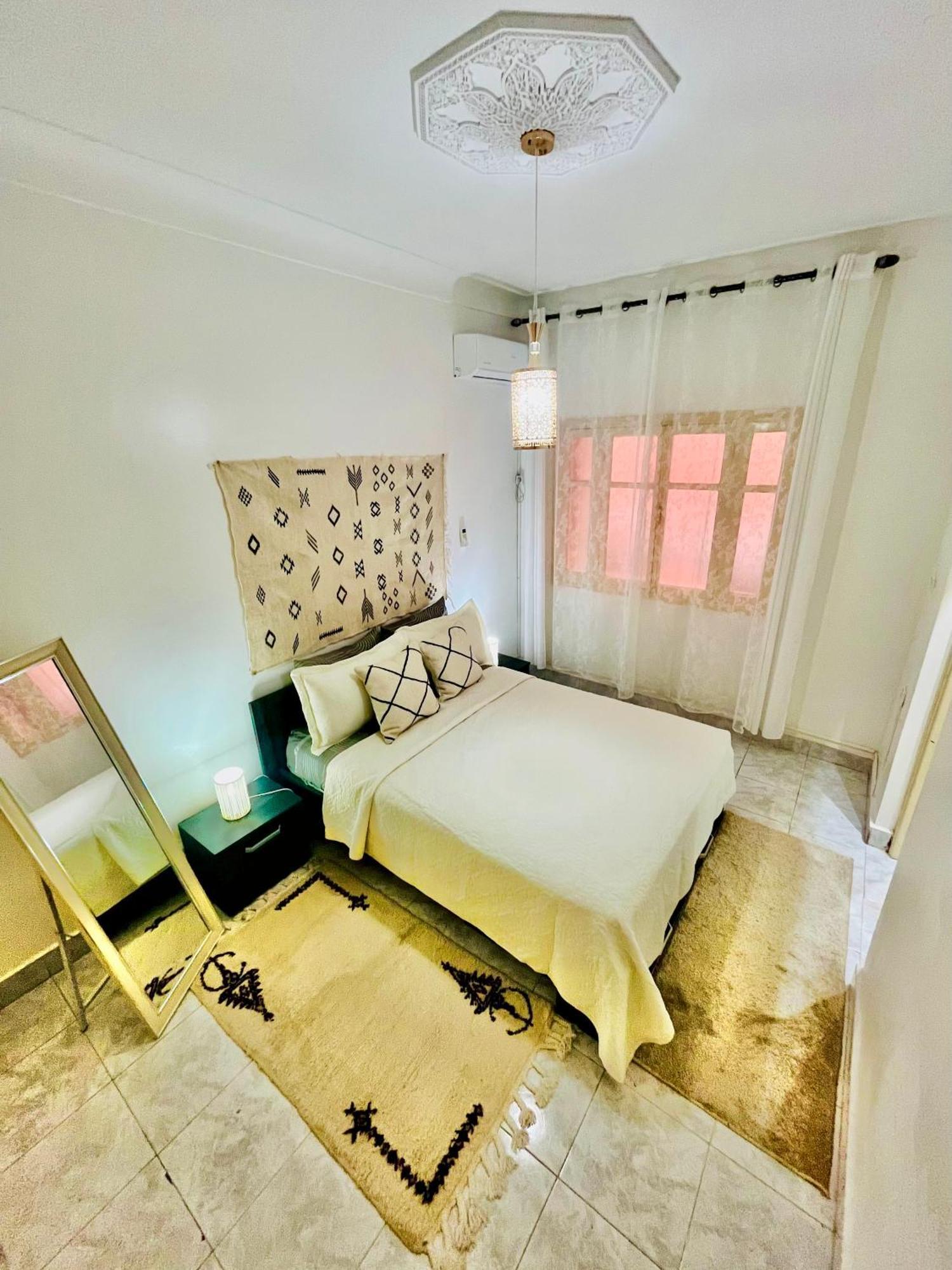 Apartment With Ac, Patio And Rooftop Appartement Climatise Avec Patio Et Toit Terrasse Marrakesh Luaran gambar